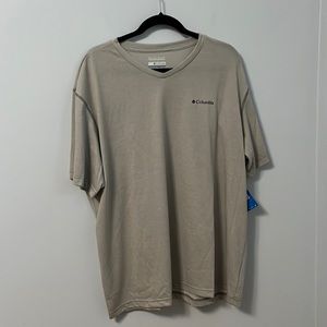 Men’s Columbia Omni-Wick V-Neck Short Sleeve Tee NWT